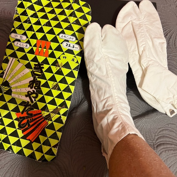 Geta and Tabi Socks - Picture 4 of 4